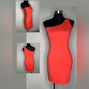 Dreamgirl off-the-shoulder Chain Dress